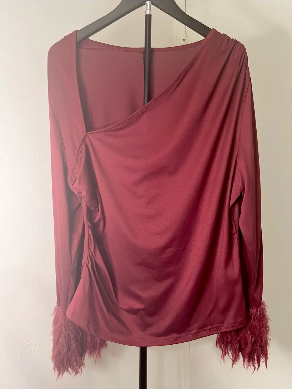 Women's Burgundy Feather Cuff Long-Sleeve Top - Picture 3 of 3